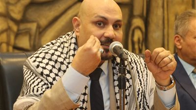 «الشؤون العربية» بـ«الصحفيين» تحتفي بكتاب «العائدون من الجحيم» للصحفي حسام السويفي بحضور رموز الأسرى المحررين وشخصيات سياسية وثقافية بارزة
