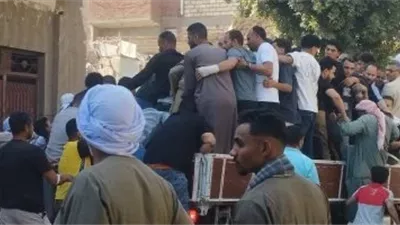 وسط حالة من الحزن.. تشييع جثمان والد لاعب الزمالك محمد شحاتة في المنيا 