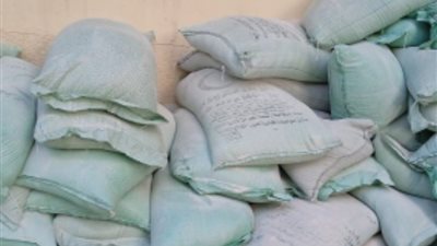 ضبط 22 جوال دقيق مدعم قبل بيعهم بالسوق السوداء في البحيرة