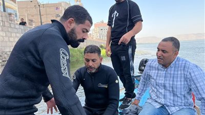 مفقودون لليوم الثاني.. الدفع بغطاسين من شركة المياه للبحث عن ضحايا الغرق من أعلى كوبري نجع حمادي