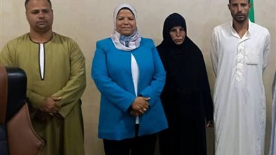 رئيسة مدينة بني مزار: وفرنا شقة بديلة لسيدة «تقبيل القدم» وأسرتها رفضت العرض