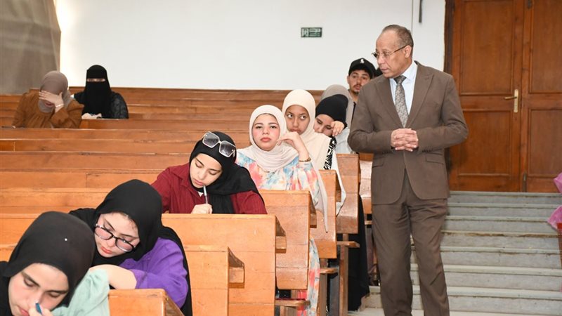 سير الامتحانات بجامعة