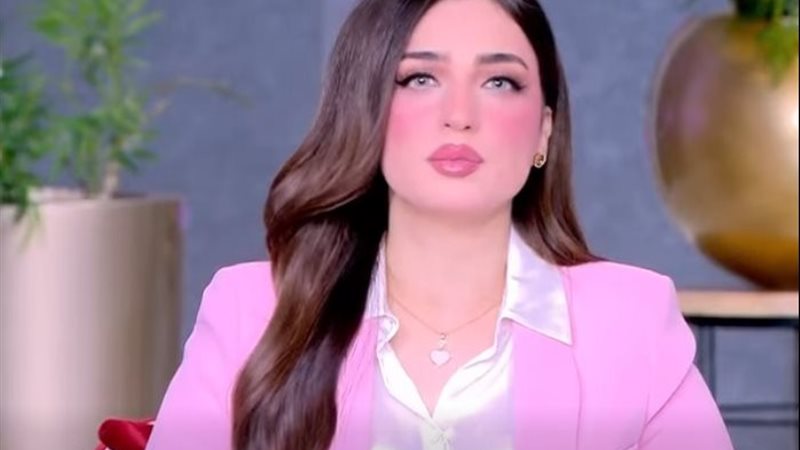 الإعلامية ياسمين