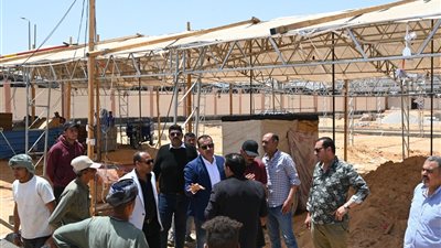 تمهيدًا لنقل الباعة الجائلين.. رئيس جهاز العاشر يتابع تجهيز الأسواق الحضارية الجديدة 