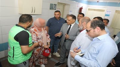 محافظ الشرقية يتابع الخدمات الطبية بمستشفى الزقازيق العام 