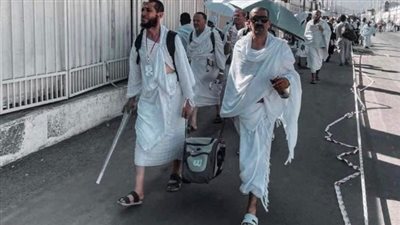 حكم التبرع بالحج عن الوالدين.. 