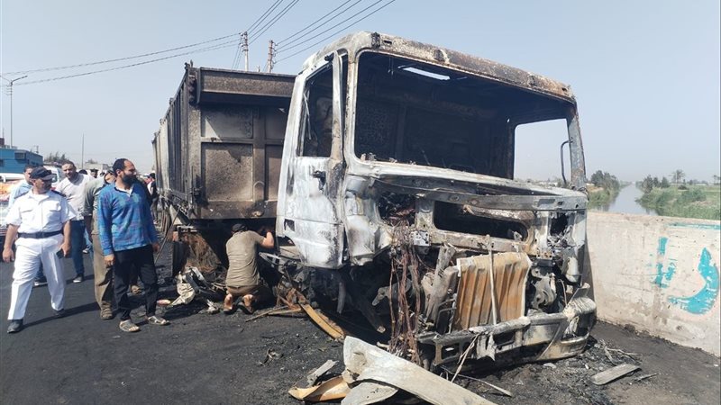 رفع اثار حادث سيارة بنجر علي طريق جمصة 