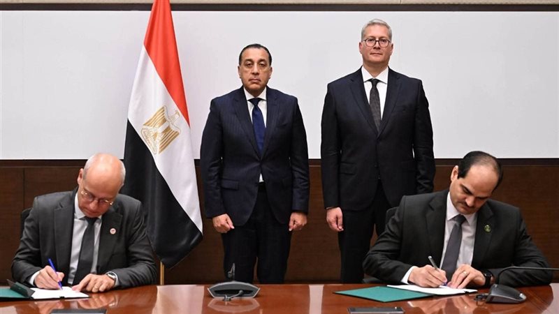 مصطفى مدبولي ووزير البترول 