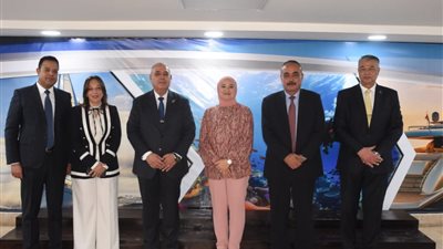 نائب محافظ الإسكندرية تشارك في احتفالية اليوم العالمي للمرأة في القطاع البحري