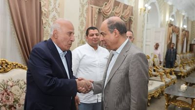 محافظ المنيا يبحث مع مؤسسة «العناني» تنفيذ مشروعات تنموية واقتصادية جديدة