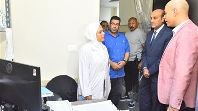 محافظ أسيوط يتابع انتظام العمل والوقوف على مستوى الخدمات الطبية بمستشفى المبرة 
