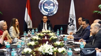 الرئيس التنفيذي للهيئة العامة للاستثمار يتابع تطوير منظومة الأداء الاقتصادي 