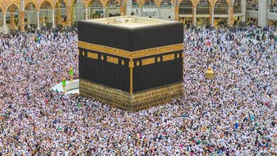 كيف تُؤدى مناسك الحج؟ علي جمعة يشرح هيئات الإحرام الثلاث ويُوضح حكم الإحرام قبل الميقات