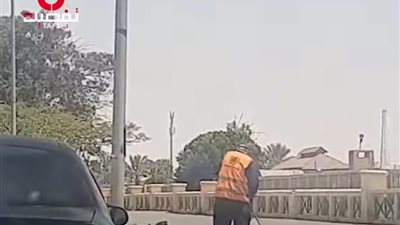 عم شحاتة بطل في الحياة.. وجه بشوش تخفي ملامحه رحلة كفاح عمرها 77 عامًا (فيديو)