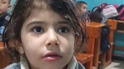 ضبط سيدة مشتبه في تورطها بإنهاء حياة طفلة عُثر على جثمانها داخل جوال بمصرف في المنيا