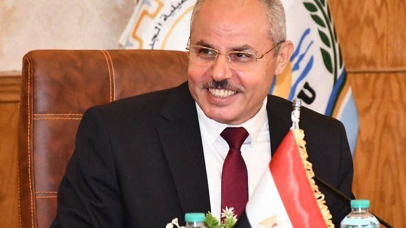 الدكتور ناصر مندور
