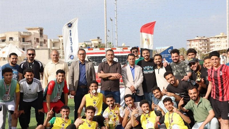 التكريم للقائزين