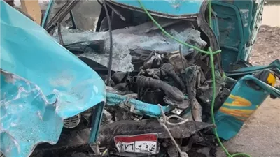 13 مصابًا في حادث تصادم ميكروباص بسيارة ربع نقل بأسيوط
