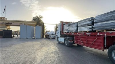 الهلال الأحمر يدفع بالقافلة رقم 200 لدعم الأشقاء الفلسطينيين