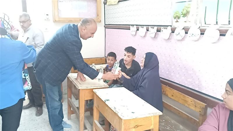 جانب من زيارة وكيل