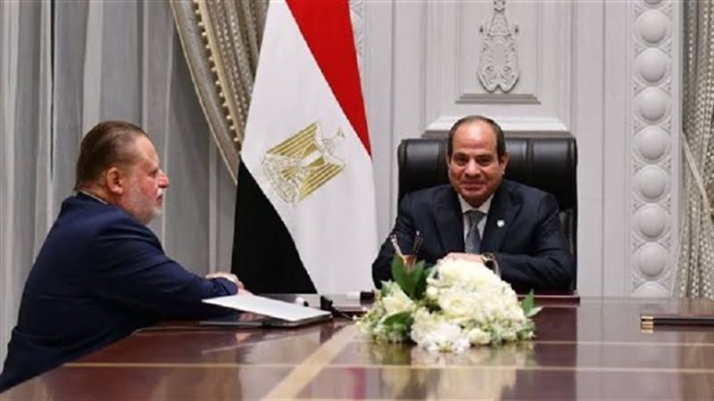 الرئيس السيسي ومحافظ