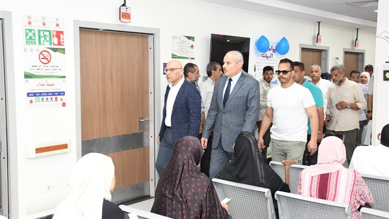 جولة رئيس جامعة قناة