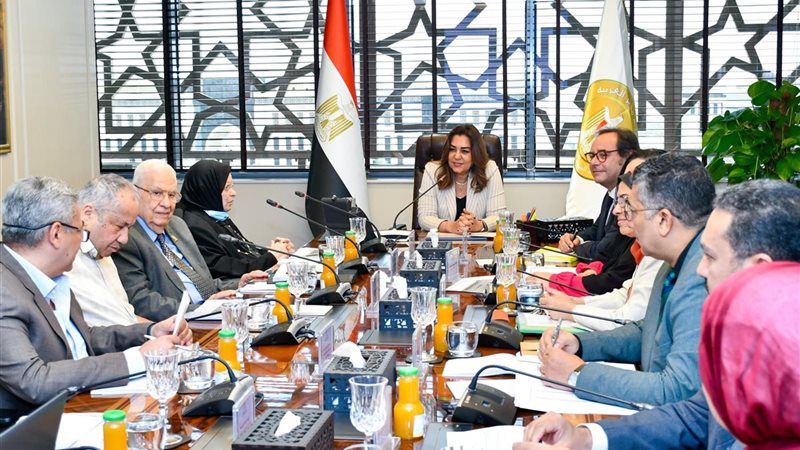 الدكتورة منال عوض
