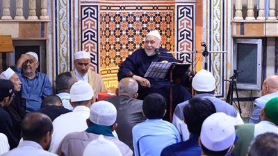 «مهنا» يفتتح برنامجي «كرسي العلماء» و«كرسي الإمام الرائد» بالعشيرة المحمدية