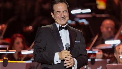 أزمة صحية مفاجئة للفنان محمد ثروت.. نجله يطلب الدعاء له