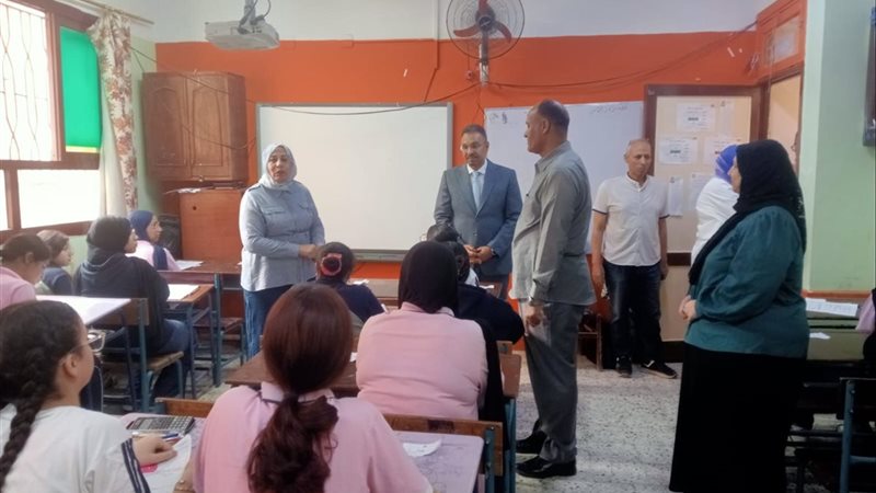 جولة بمدارس غرب المنصورة