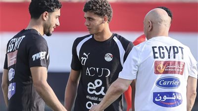 مرموش وحمزة عبد الكريم ينتظمان في معسكر منتخب مصر 