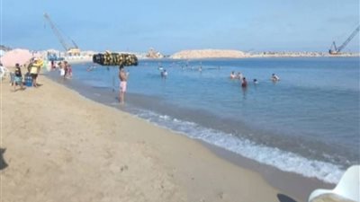 الهانوفيل المجاني يرفع الراية الكاملة.. 100% إشغال على شواطئ العجمي في العيد