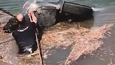 مصرع شقيقين ونجاة طفلين إثر سقوط سيارة في ترعة بالدقهلية