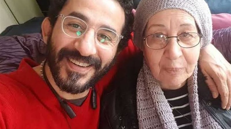 والدة أحمد حلمي 