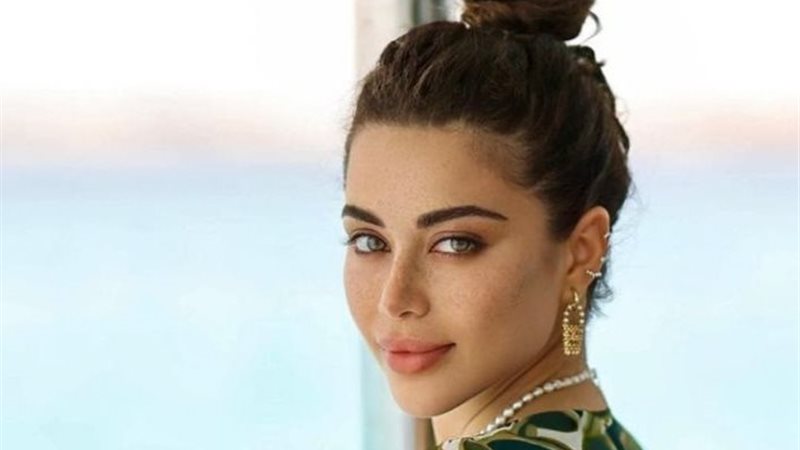  الفنانة الشابة يارا السكري