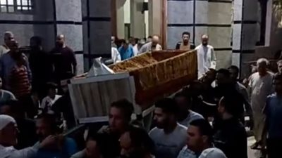 «كانت طيبة والكل حزين عليها».. الآلاف يشيعون زوجة ضحية مأساة الزوجين بالشرقية