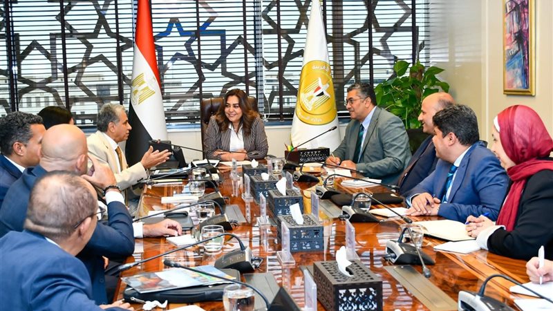 الدكتورة منال عوض