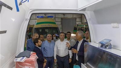 استعدادًا للافتتاحات.. رئيس اقتصادية قناة السويس يتفقد 20 مشروعًا صناعيًا ولوجستيًا بالسخنة