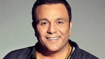 هيغني في كباريه.. بوستر دعائي لحفلة محمد فؤاد يثير غضب جمهوره