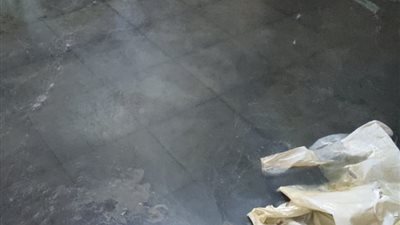 كنيسة نهضة القداسة ببني مزار تغرق في مياه الصرف الصحي.. ومطالبات بحل جذري للأزمة