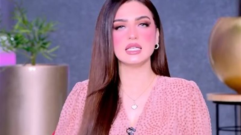  الإعلامية ياسمين