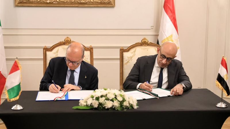 اتفاقيات جديدة لتطوير