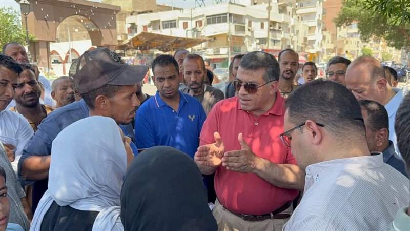 خلال جولة محافظ قنا