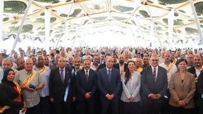 العاملون شركاء النجاح.. تكريم المتميزين في احتفالية «وسام الرواد» بالشرقية