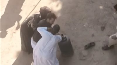 تفاصيل صادمة وراء فيديو أسطوانة البوتاجاز بقنا.. خلافات عائلية تقود إلى الأزمة
