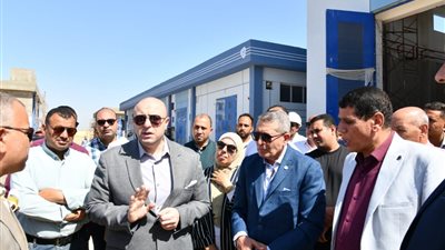 محافظ الفيوم يتابع تشغيل توسعات محطة مياه الشرب بالعزب ضمن مبادرة «حياة كريمة»
