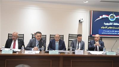 بحضور محافظ القليوبية.. محلية النواب تفتح ملفات الطرق والرصف والنظافة المتعثرة