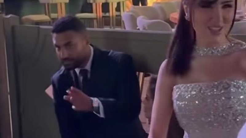 مي عمر وكريم فهمي 