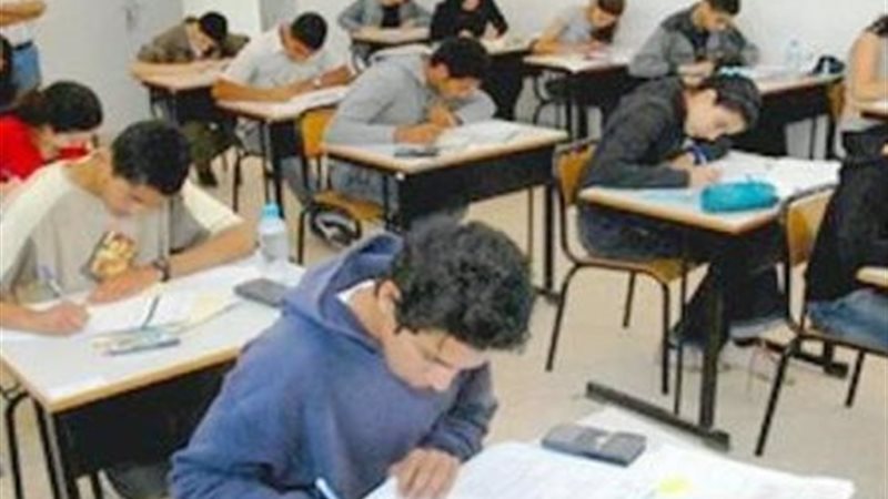 طلاب الشهادة الإعدادية