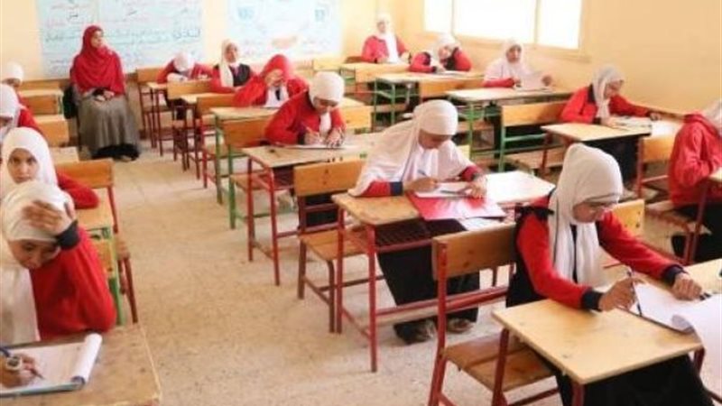 طلاب الشهادة الإعدادية